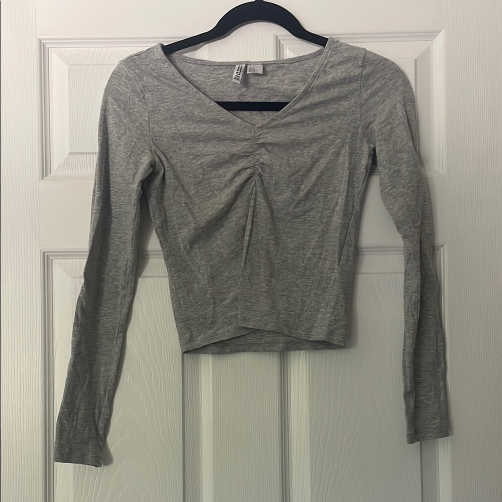 H&M Gray Ruched Crop Blouse